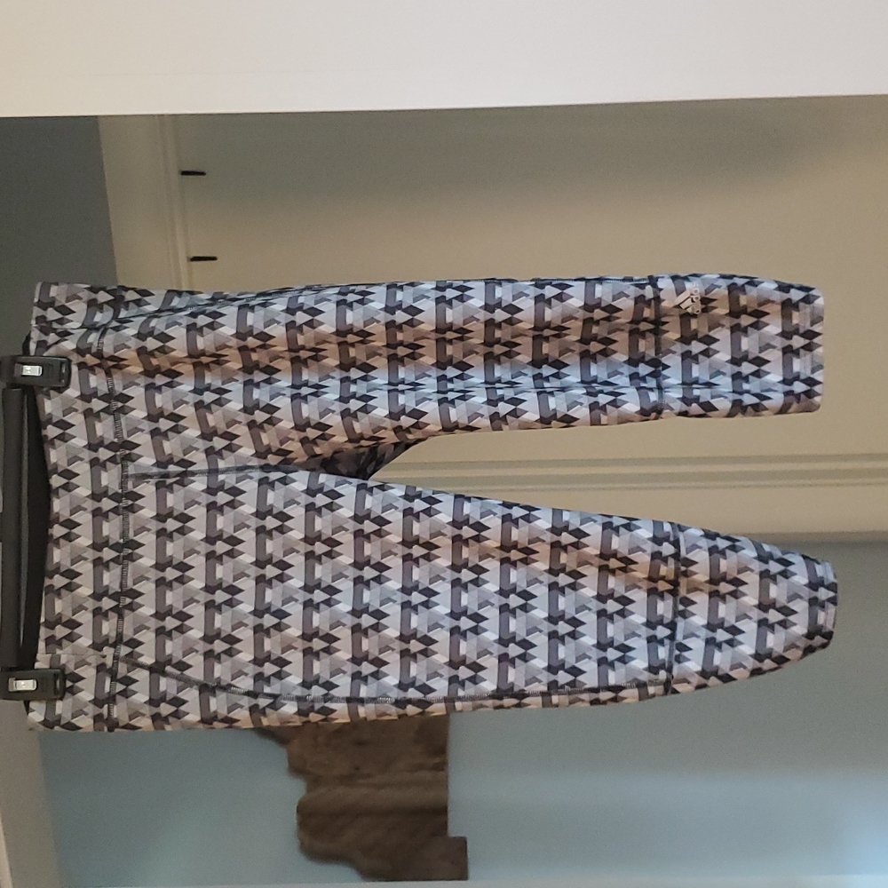 Adidas Supernova leggings/yoga pants with pocket